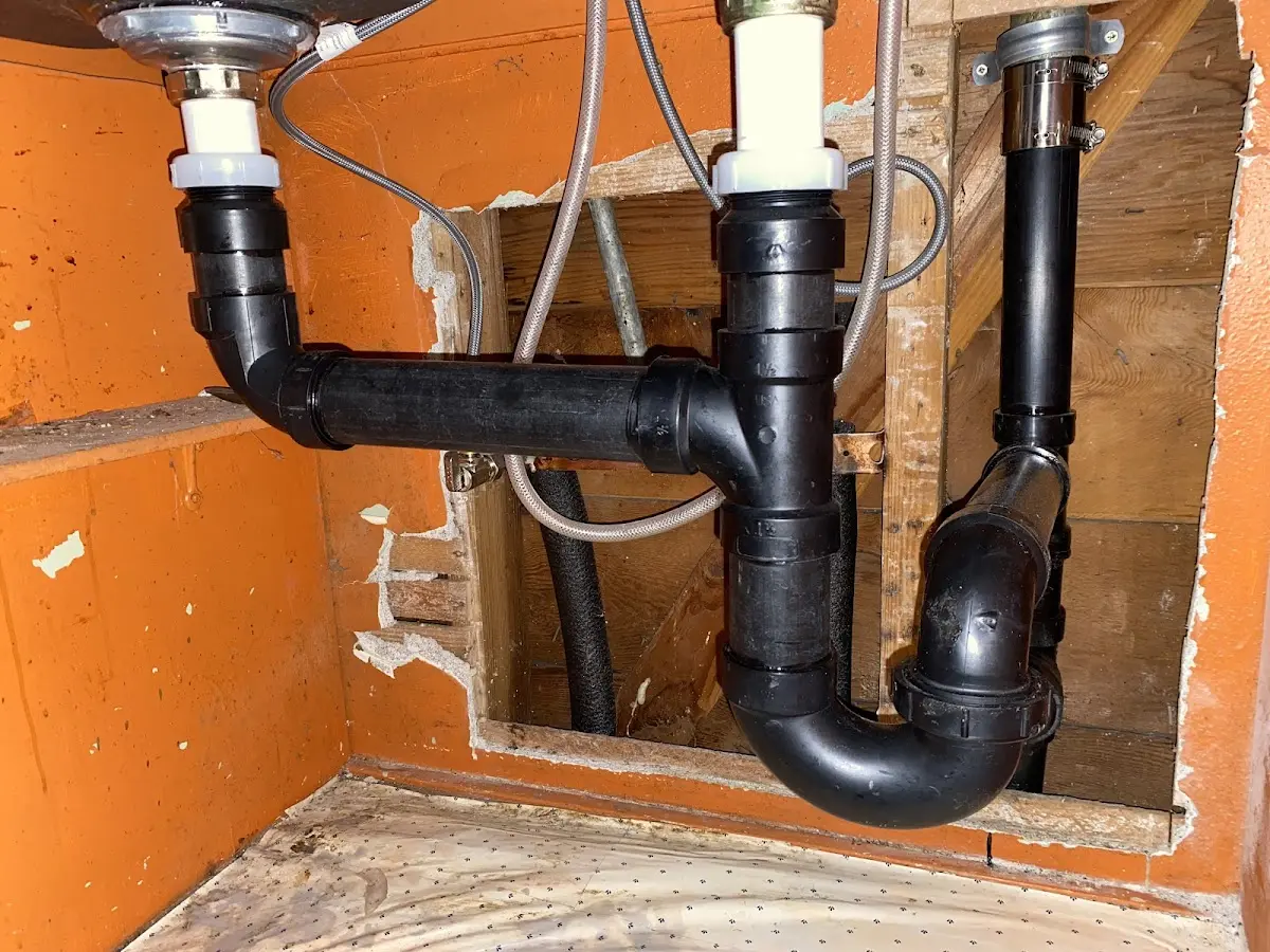Professional Pipe Bursting equipment and tools on the job in Sennett